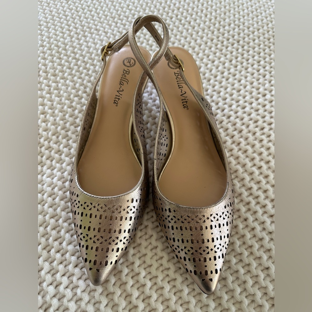 Bella Vita Women's Sybil Cutout Slingback kitten heel Pumps gold metallic 8.5W